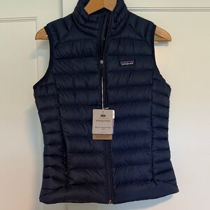 Patagonia Women's Down Sweater Vest. Dark Blue Insulated.